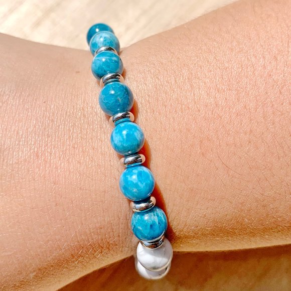 Pacific Blue Apatite & Howlite Chakra Bracelet - Picture 2 of 7